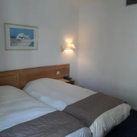Hotel New Christina 3*
