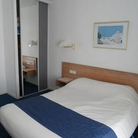 Hotel New Christina 3*
